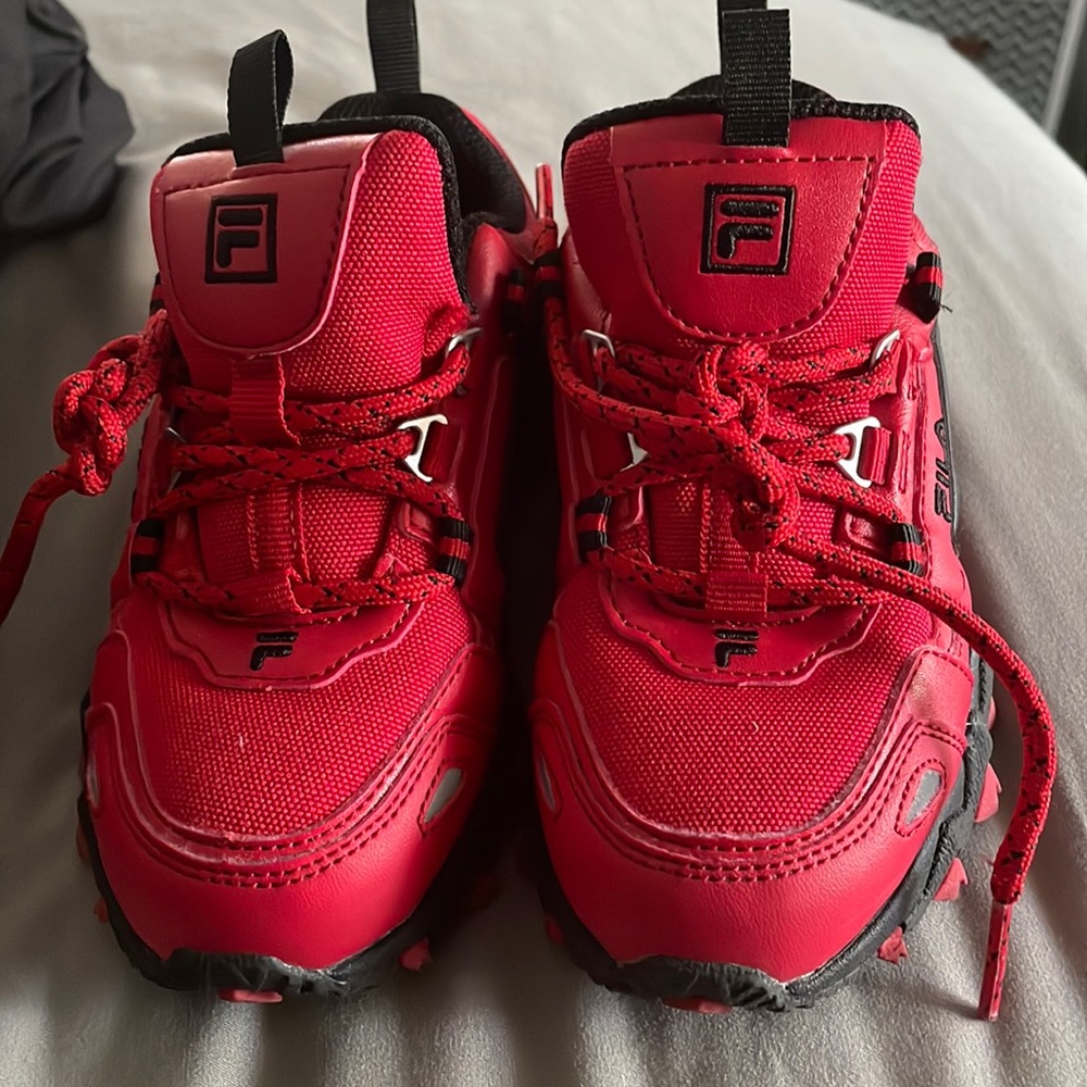 Kids red size 12 Filas!